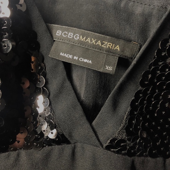 black sequin top with adjustable straps - Picture 4 of 5